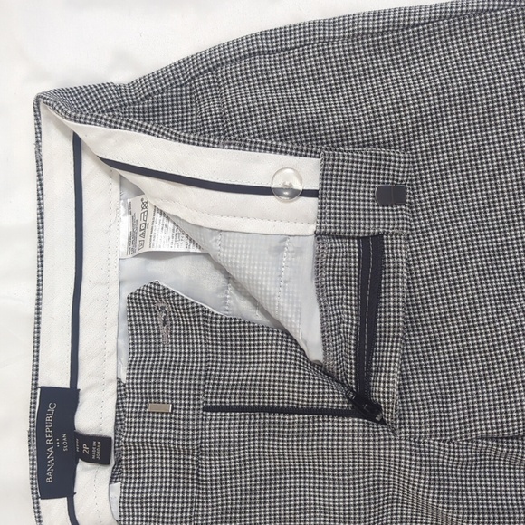 Banana Republic Sloan Fit Trouser, Color Plaid Black Size 2P - Picture 7 of 14